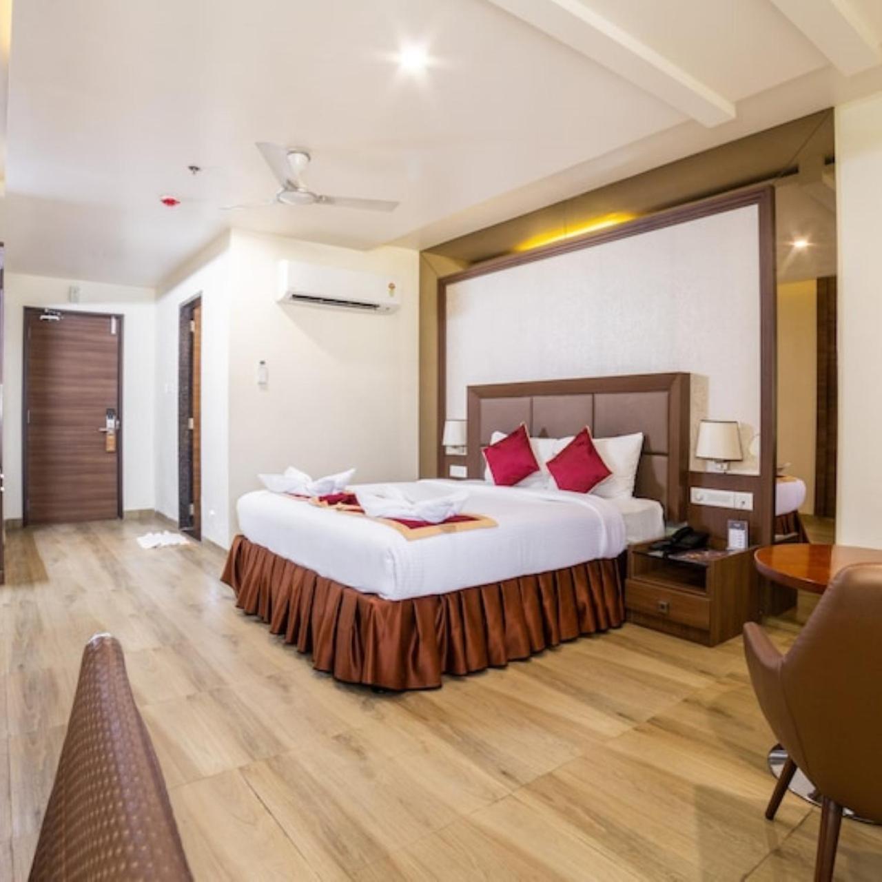 Hotel Svm Grand Medipally Hajdarábád Exteriér fotografie