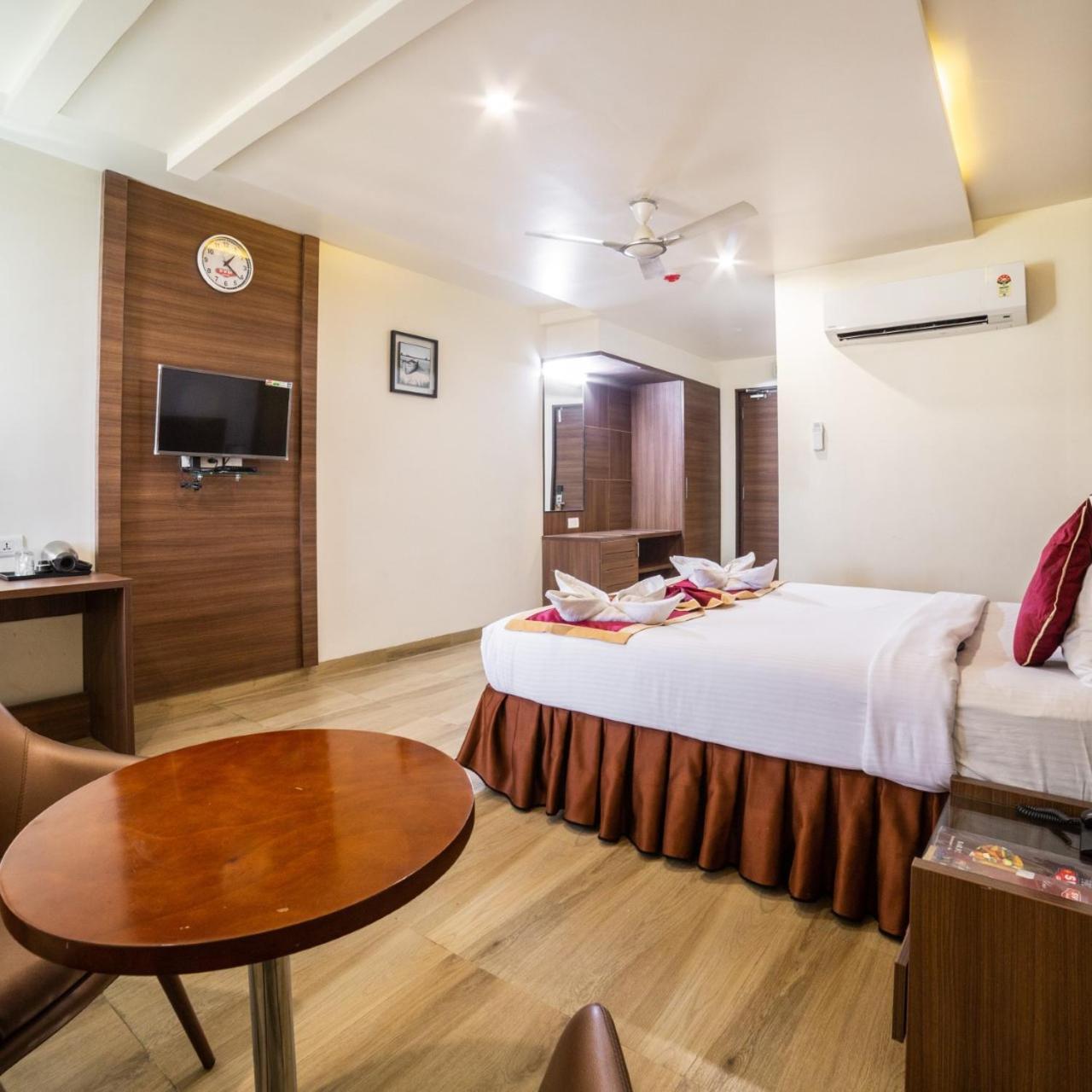 Hotel Svm Grand Medipally Hajdarábád Exteriér fotografie